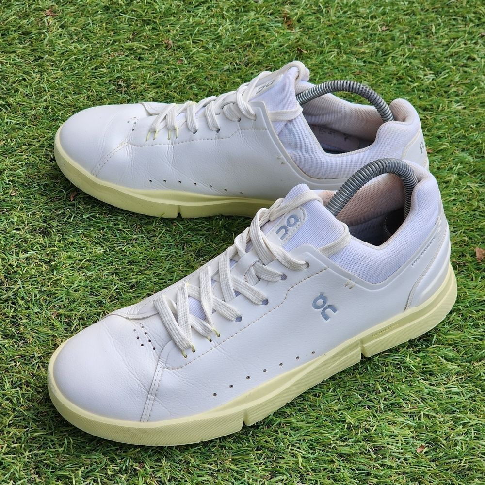 ON CLOUD THE ROGER - Womens Sneakers - SIZE 9 - See All Pictures -